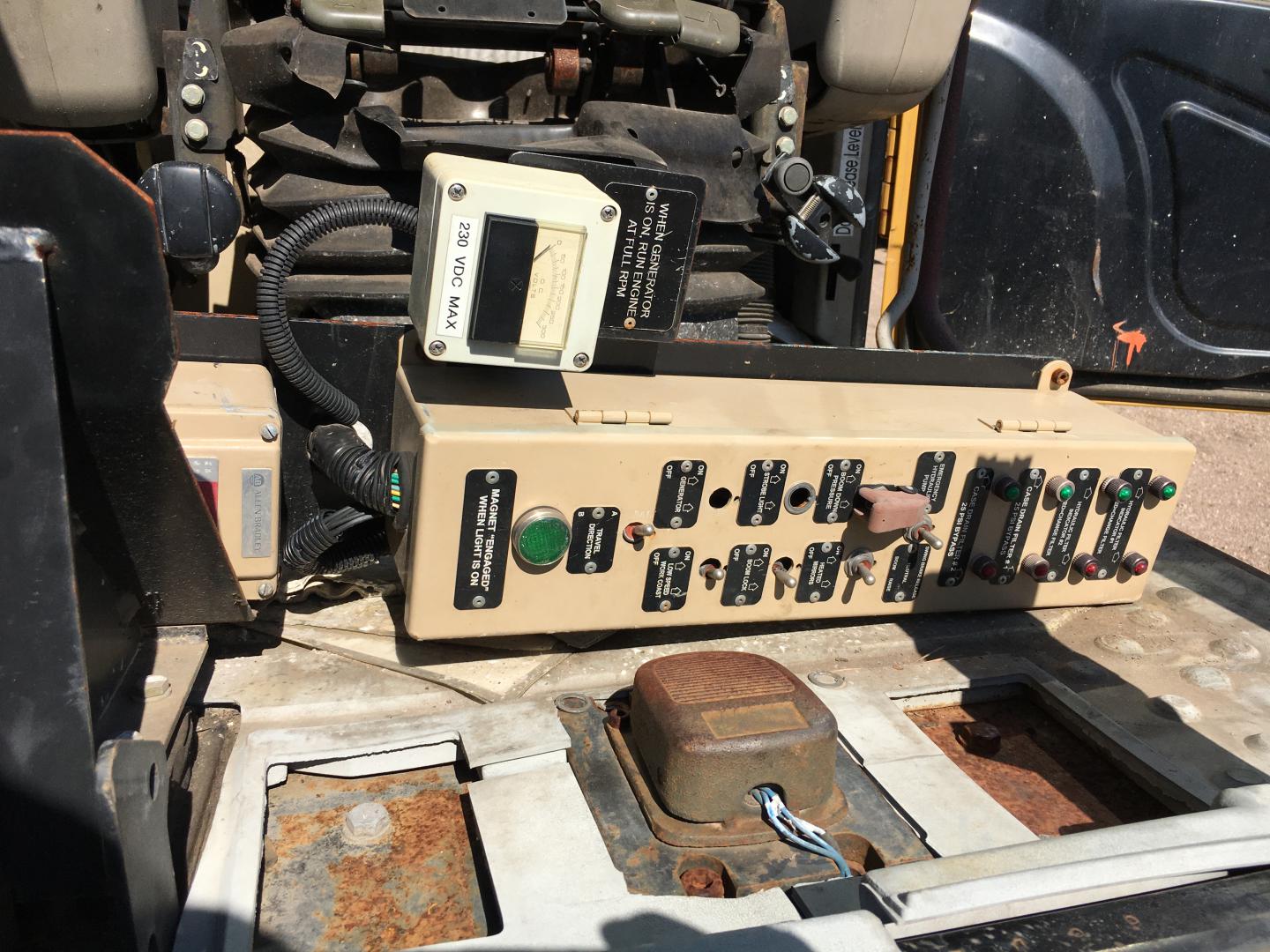 ./imagenes/INVOICE/2019/16730/EXCAVADORA FERROVIARIA CAT 312 (18).JPG